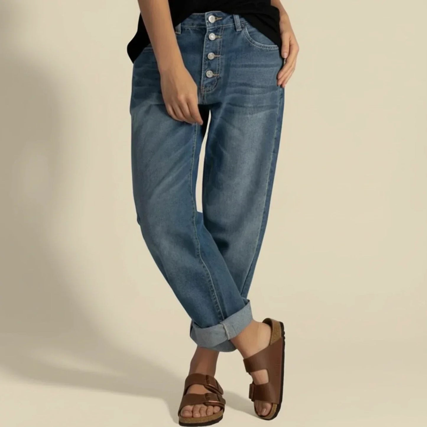 Clara | Mom-jeans med høj talje og knaplukning til kvinder