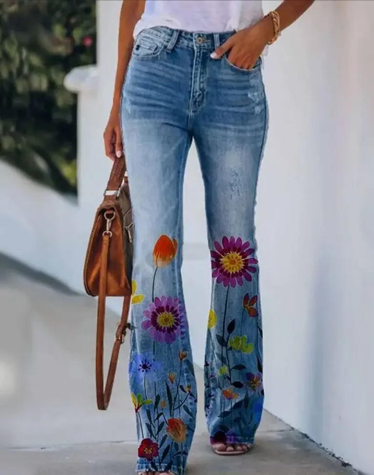 Elin | Denimjeans med høj talje og blomstret svaj til kvinder