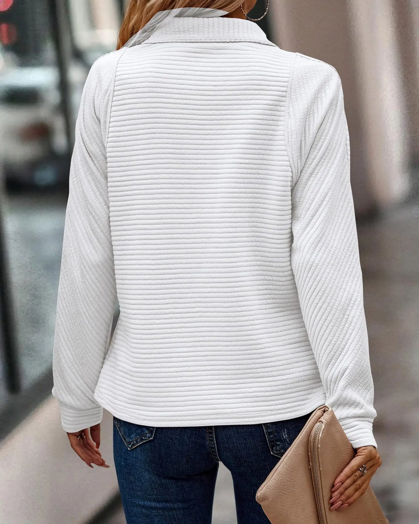 Evangeline | Elegant Sweater til Kvinder med V-hals og Lynlåsdetalje